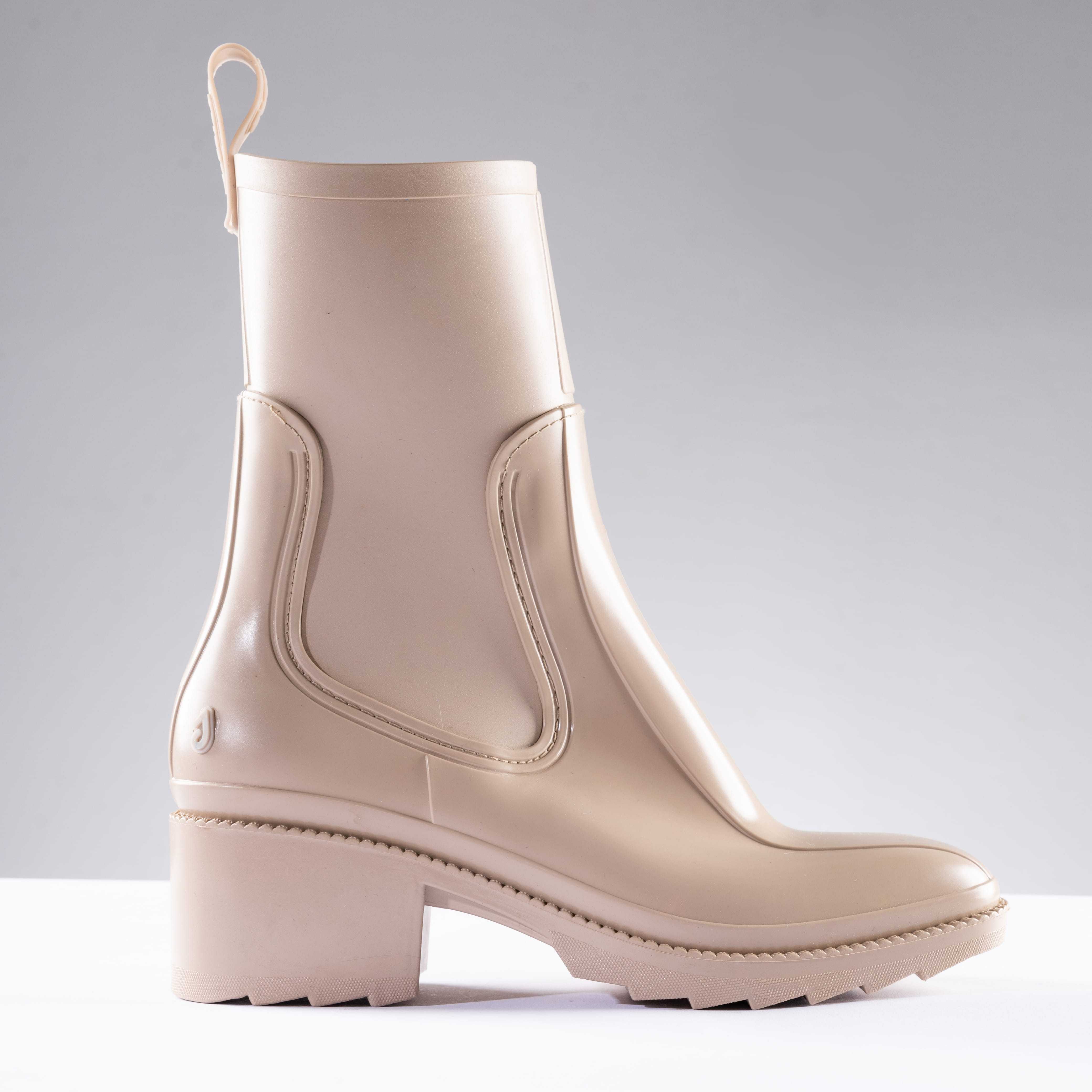 بوط تول ليلا